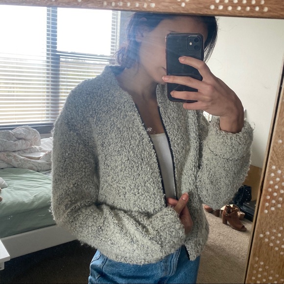 COZY URBAN OUTFITTERS JACKET TOP - Picture 3 of 4